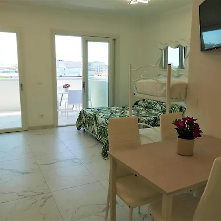 Aparthotel Saturnotel & Family *